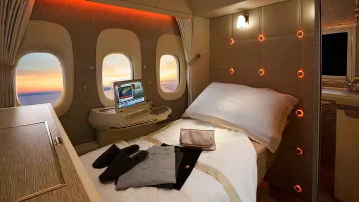 What is the Price of Delta Airlines First Class Ticket? Book Now